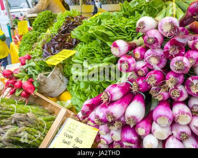 Venise, Italie - 07 mai, 2017 : Ferme de la rue du marché de l'agriculteur direct avec des légumes frais et sain. Banque D'Images