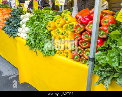 Venise, Italie - 07 mai, 2017 : Ferme de la rue du marché de l'agriculteur direct avec des légumes frais et sain. Banque D'Images