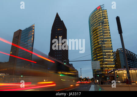 La Potsdamer Platz, un important public square et carrefour dans le centre de Berlin, à l'architecture moderne Banque D'Images