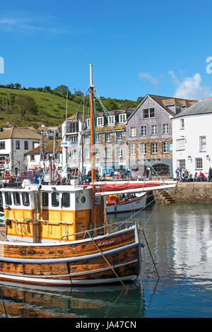 Bateaux de pêche dans le port de mevagissey, Cornwall, Angleterre, Grande-Bretagne, Royaume-Uni. Banque D'Images