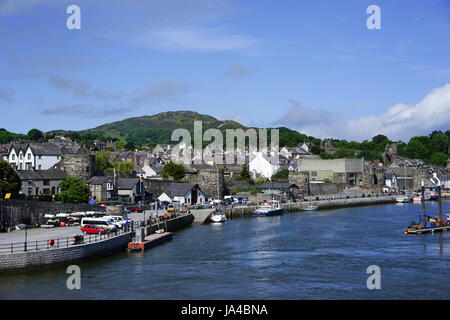 Port et la ville de Conwy, Conwy, Gwynedd, au nord du Pays de Galles, Royaume-Uni. Banque D'Images