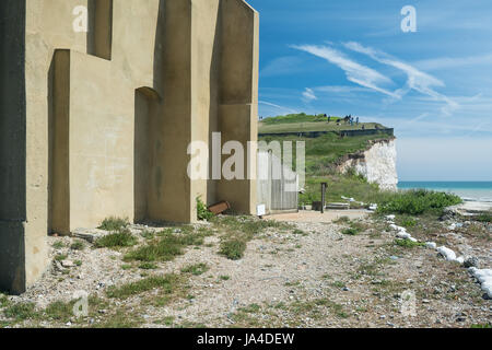 Chalet sur le bord de la falaise à Urrugne, Eastbourne, Sussex, UK Banque D'Images