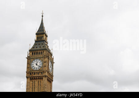 Big Ben, London, UK. Une vue sur le monument populaire de Londres, la tour de l'horloge connu sous le nom de Big Ben. Banque D'Images