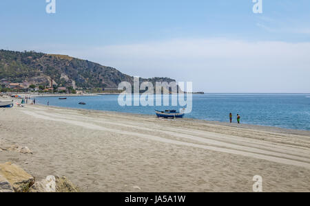 Plage méditerranéenne de la mer Ionienne - Bova Marina, Calabre, Italie Banque D'Images