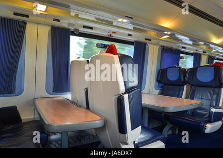 Intérieur du premier verre train Banque D'Images