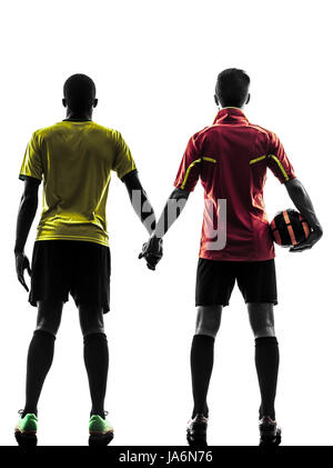 Deux hommes joueur de football jouer au football la concurrence la main dans la main en silhouette sur fond blanc Banque D'Images