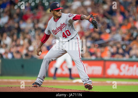 23 août 2017 : Washington Nationals le lanceur partant Edwin Jackson (40) emplacements pendant un match entre les Astros de Houston et les Nationals de Washington au Minute Maid Park de Houston, TX. Les Astros a gagné le match 6-1...Trask Smith/CSM Banque D'Images