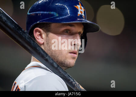 23 août 2017 : Astros de Houston de troisième but Alex Bregman (2) chauves-souris pendant un match entre les Astros de Houston et les Nationals de Washington au Minute Maid Park de Houston, TX. Les Astros a gagné le match 6-1...Trask Smith/CSM Banque D'Images