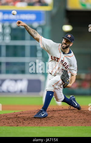 23 août 2017 : Astros de Houston le lanceur partant Mike Flers (54) emplacements pendant un match entre les Astros de Houston et les Nationals de Washington au Minute Maid Park de Houston, TX. Les Astros a gagné le match 6-1...Trask Smith/CSM Banque D'Images