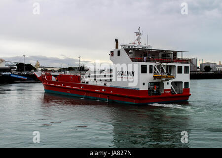 Sealink Ferry Waiheke Auckland à Wynyard Wharf Seabridge au départ Banque D'Images