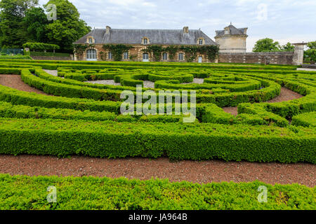 France, Calvados, Balleroy, château de Balleroy, jardin à la française et dépendance Banque D'Images