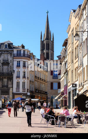 France, Haute Vienne, Limoges, Bancs square Banque D'Images