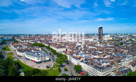 Photo aérienne du centre-ville de Nantes en Loire Atlantique, France Banque D'Images