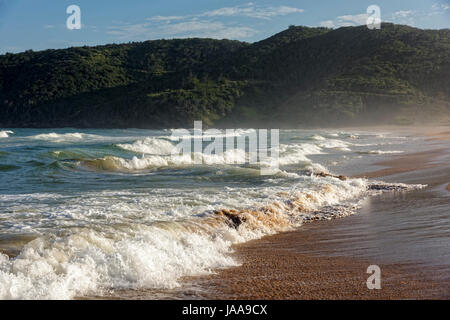 Paysage de la plage déserte et préservée de Tucuns à Buzios, Rio de Janeiro Banque D'Images