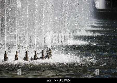 SAINT-Pétersbourg, Russie . Le chant des fontaines du complexe Place de Moscou à sunny day Banque D'Images