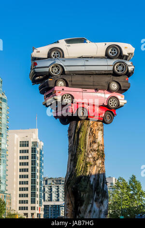 Installation d'art public appelé Trans Am Totem par artiste Marcus Bowcott, Vancouver, Colombie-Britannique, Canada. Banque D'Images