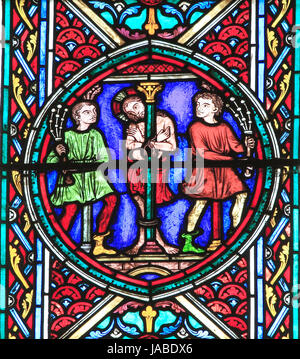 La fenêtre de la Passion de Jésus, la Flagellation, le Christ à la colonne, la colonne, le vitrail par Didron de Paris, 1860, Feltwell, Norfolk, England, UK Banque D'Images