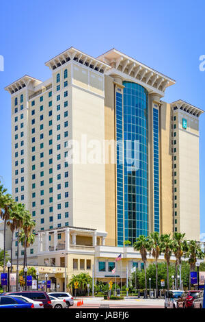 Dans un bâtiment, l'hôtel Embassy Suites Downtown Convention Center Hilton Hotel au centre-ville de Tampa, FL Banque D'Images