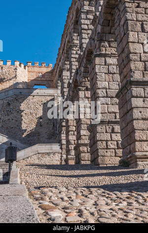 Vue partielle de l'aqueduc romain situé dans la ville de Ségovie, UNESCO World Heritage Site, Espagne Banque D'Images