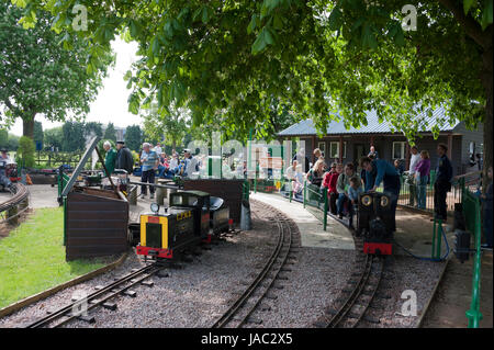 Train à vapeur miniature, cutteslowe park, Oxford Banque D'Images