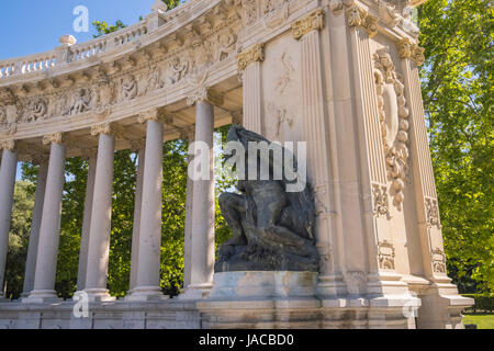 Monument historique au roi Alphonse XII, parc del Buen Retiro, Madrid, Espagne Banque D'Images