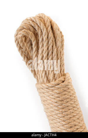 Corde enroulée de près. Isolated on white Banque D'Images