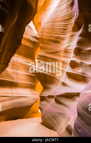 À l'intérieur de l'Antelope Canyon supérieur. Banque D'Images