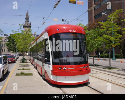 Les tramways modernes simplifiées à Toronto Banque D'Images