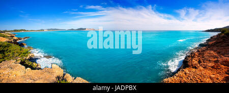 Ibiza Platja des Codolar et Cap des Falco à Îles Baléares d'Espagne Banque D'Images