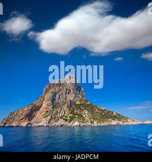 Es Vedra île de ibiza fermer la vue à partir de la voile en Méditerranée Îles Baléares Banque D'Images