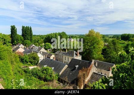 France, Loir et Cher, troo, vue sur le bas du village et l'église de Saint Jacques des Guérets Banque D'Images