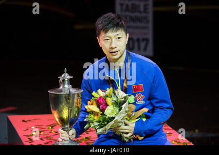 Dusseldorf, Allemagne. 5 juin, 2017. Ma Long (CHN) Tennis de Table : Championnats du Monde de Tennis de Table 2017 Masculin remise de médaille au parc des expositions de Düsseldorf à Düsseldorf, Allemagne . Credit : Enrico Calderoni/AFLO/Alamy Live News Banque D'Images