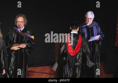 Hollywood, Californie, USA. 4 juin, 2017. J15907CHW.AFI Conservatory 2017 Cérémonie .Théâtre chinois de Grauman, Hollywood, Californie, USA.06/05/2017.BOB GAZZALE - AFI - PRÉSIDENT-DIRECTEUR GÉNÉRAL ET JAN SCHUETTE - Doyen - AFI CONSERVATORY . © H.Clinton Wallace/Photomundo/ International Inc Photos Credit : Clinton Wallace/Globe Photos/ZUMA/Alamy Fil Live News Banque D'Images