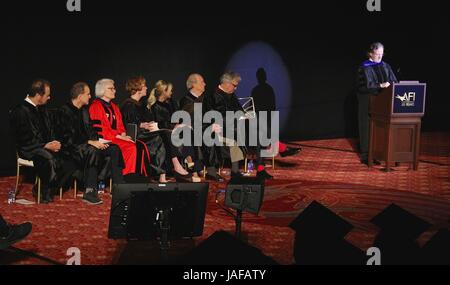 Hollywood, Californie, USA. 4 juin, 2017. J15907CHW.AFI Conservatory 2017 Cérémonie .Théâtre chinois de Grauman, Hollywood, Californie, USA.06/05/2017.EDWARD ZWICK, MARSHALL HERSKOVITZ, Carol Burnett, JEAN PICKER FIRSTENBERG, Kristin Chenoweth, GEORGE STEVENS JR, Jan Schuette ET BOB GAZZALE AFI - PRÉSIDENT ET DIRECTEUR GÉNÉRAL . © H.Clinton Wallace/Photomundo/ International Inc Photos Credit : Clinton Wallace/Globe Photos/ZUMA/Alamy Fil Live News Banque D'Images