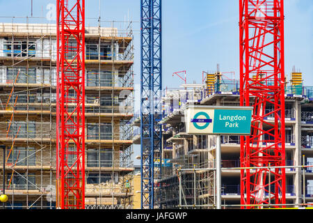 Londres, Royaume-Uni - 27 mars 2017 - Langdon Park signe avec un chantier de construction des nouveaux aménagements Banque D'Images