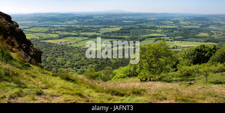 Royaume-uni, Angleterre, Shropshire, le Wrekin, augmentation de la vue panoramique sur les terres agricoles environnantes de l'Oeil de l'aiguille Banque D'Images