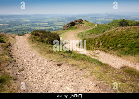 Royaume-uni, Angleterre, Shropshire, le Wrekin, Shropshire chemin façon descensing sud-est de l'aiguille passé ridge's Eye Banque D'Images