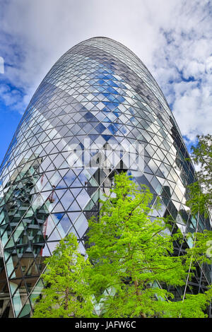 Le Gherkin, gratte-ciel, édifice emblématique de la ville de Londres, London, UK Banque D'Images