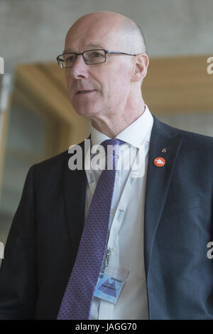 Nicola Sturgeon assiste aux questions des premiers ministres, à Holyrood Edinburgh. Avec : John Swinney Où : Édinbourg, Royaume-Uni Quand : 27 Avr 2017 Crédit : Euan Cherry/WENN.com Banque D'Images