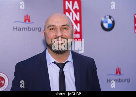 Les célébrités participant à la Henry Nannen Preis 2017 à Curio Haus, Hambourg comprend : Serdar Somuncu Où : Hambourg, Allemagne Quand : 27 Avr 2017/WENN.com Schultz-Coulon Crédit : Banque D'Images