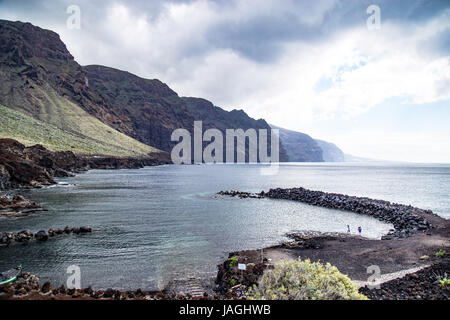 Punta Faro del Teno, Tenerife - roches volcaniques et les paysages de l'océan Atlantique par le phare, Tenerife Banque D'Images