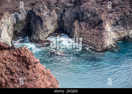 Punta Faro del Teno, Tenerife - roches volcaniques et les paysages de l'océan Atlantique par le phare, Tenerife Banque D'Images