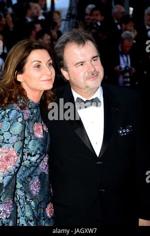 Pierre Hermé avec son épouse, Valérie arrivant sur le tapis rouge pour le film 'Okja' 70e Festival de Cannes Mai 19, 2017 Photo Jacky Godard Banque D'Images