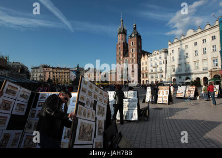 Cracovie,Pologne,petit,Pôle Rynek Glowny,carre,l'église Marien la vieille ville, la vie quotidienne, Banque D'Images