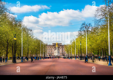 Buckingham Palace et le Street Mall, Westminster, Londres, Angleterre, Royaume-Uni Banque D'Images