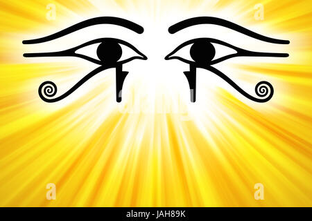 Les yeux d'Horus avec rayons d'or de la région de centre. Oudjat s, l'Egypte antique symbole de protection, pouvoir royal et une bonne santé. Banque D'Images