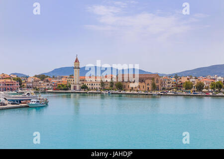 La ville de Zakynthos dans la matinée, vu depuis le port, Grèce Banque D'Images