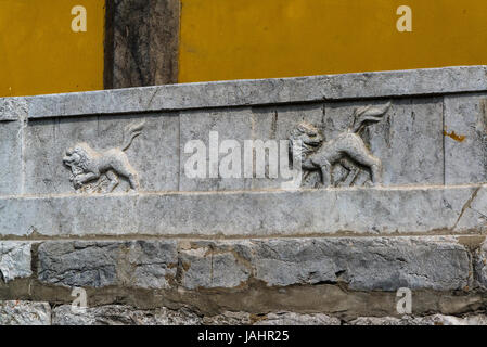 Rampes sculptées en pierre de l'ongle, le Temple du mystère, un complexe taoïste fondée en Dynastie Song, Suzhou, Province de Jiangsu, Chine Banque D'Images