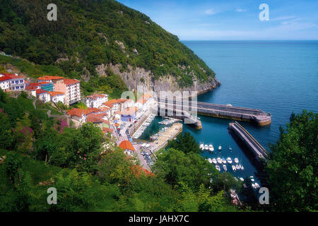 Elantxobe village en Pays Basque Banque D'Images