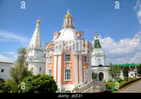 L'église de Smolensk Icône de la Sainte Mère. La Sainte Laure de la Trinité-Saint-Serge, Serguiev Posad, la Russie. Banque D'Images